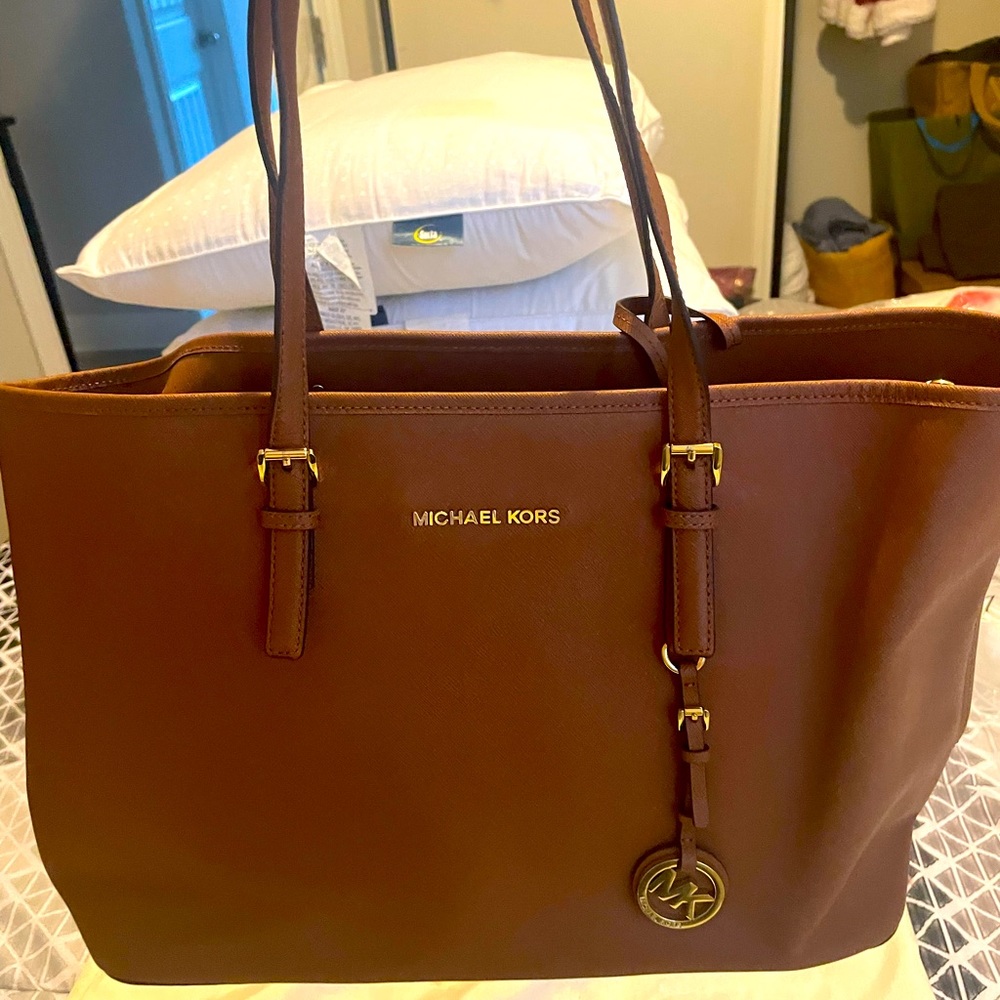 Michael Kors Barely Use Vey Good Condition - image 1